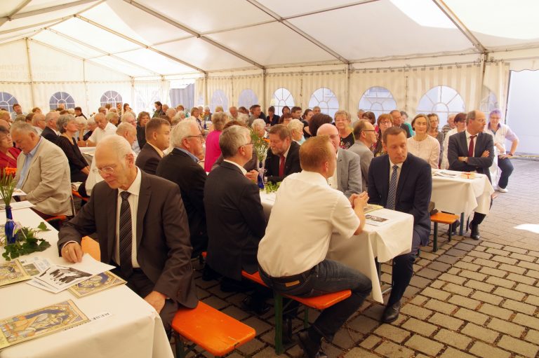 125 Jahre Gemeindediakonie Lauf - die Ehrengäste mit Landrat Armin Kroder und 1. Bürgermeister Benedikt Bisping 16.9.2019